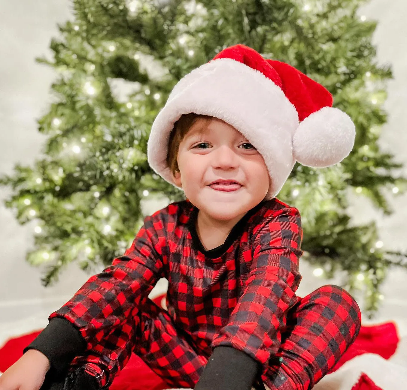 15.00 EA -- 12-24M X 2/2-3T X 2/3-4T X 2/4-5T x 2 =//= 5-6 X 2/6-7 X 2/7-8 X 2/8-9 X 1 -- Kids 2 Pc Christmas Pajamas - Buffalo Plaid