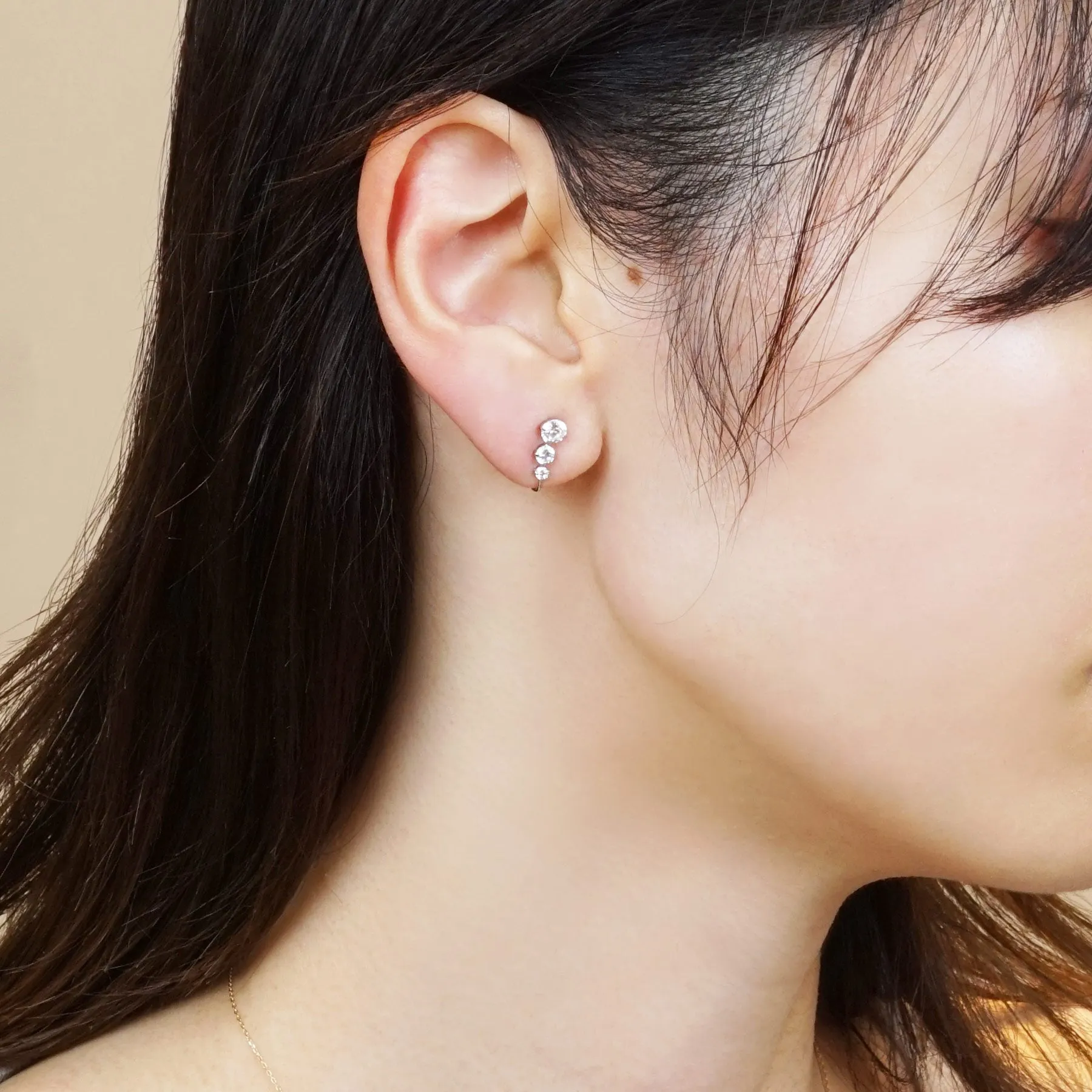 [Airy Clip-On Earrings] Swinging Pearl Earrings (10K White Gold)