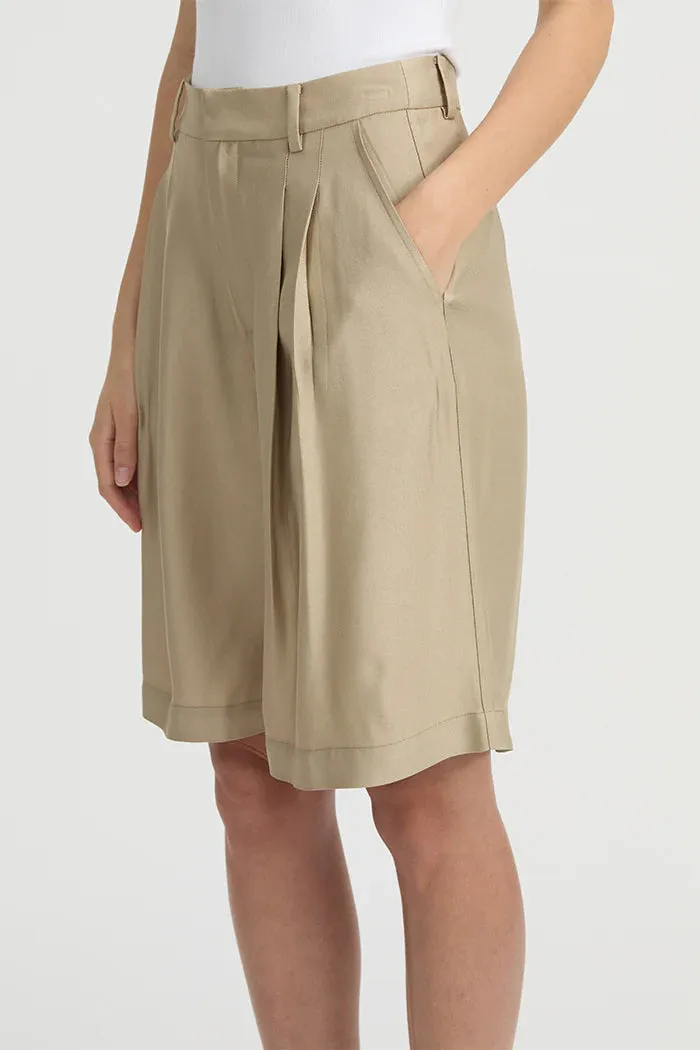 Blanca Olivia Short in Beige